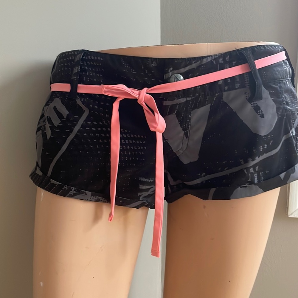 Volcom surf/beach/paddle shorts size 26w, great condition